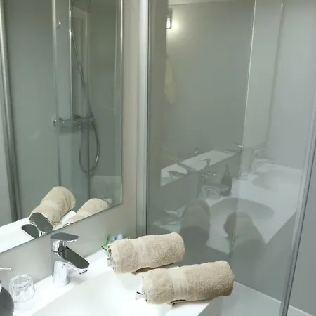 拉法姆杜博阿酒店 2*